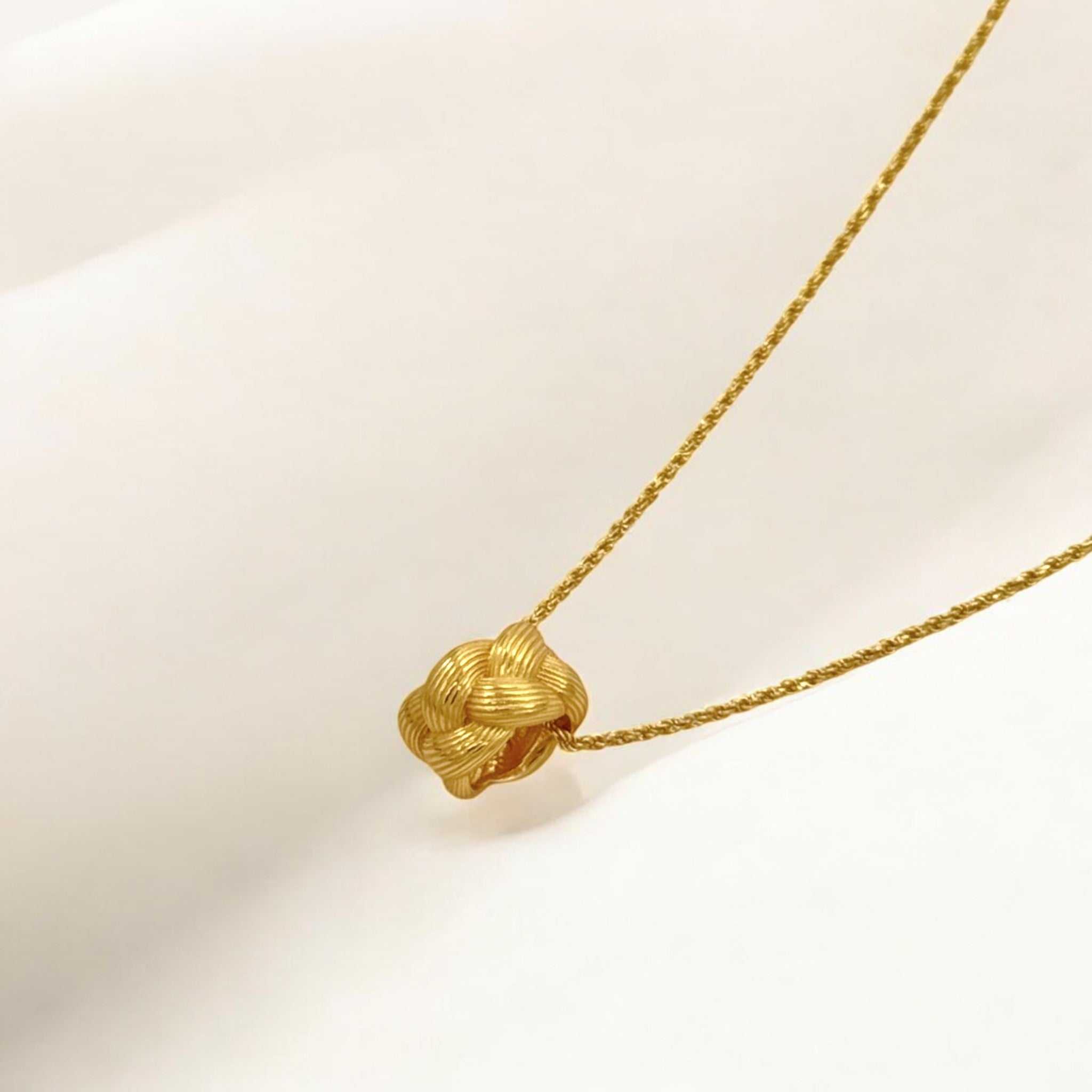 Gold Woven Pendant Necklace | Tulle Textured - Twill – Hermin