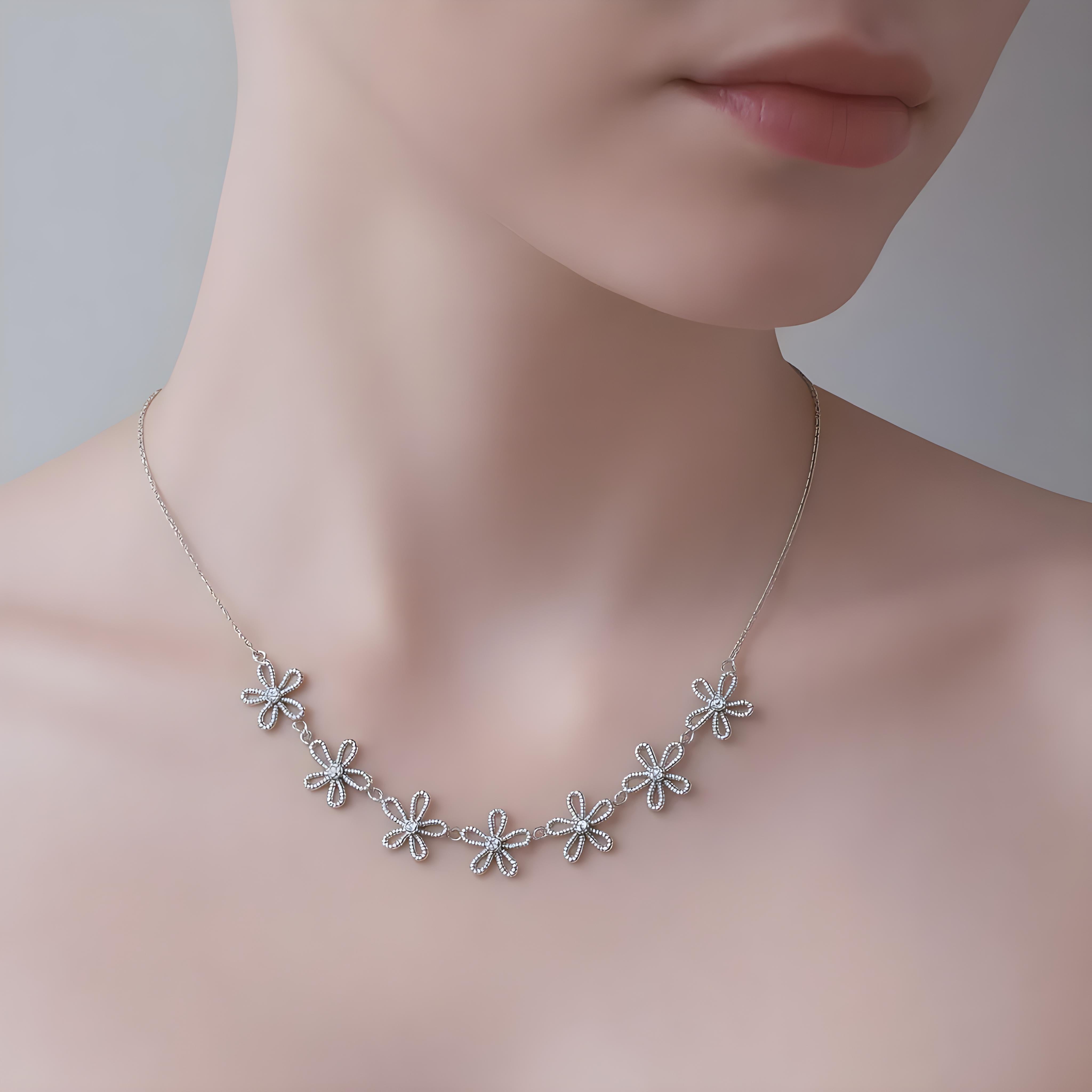 Silver Sparkle Petite Chain – Everbloom made from sterling silver, minimalist design by Hermin