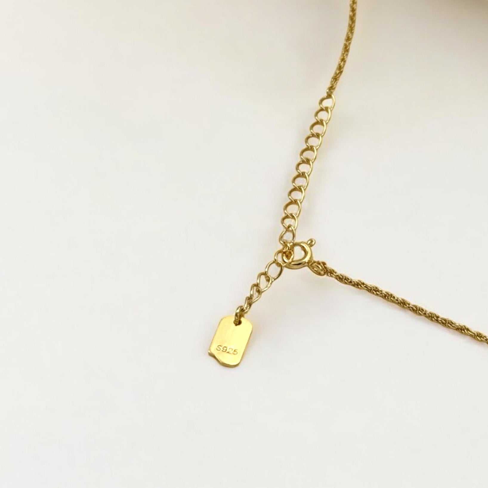 Gold Woven Pendant Necklace | Tulle Textured - Twill – Hermin